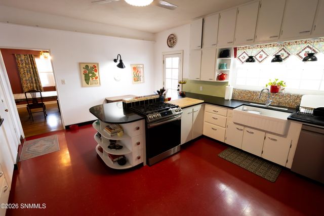810 N Reymond Street, Las Cruces, NM 88005