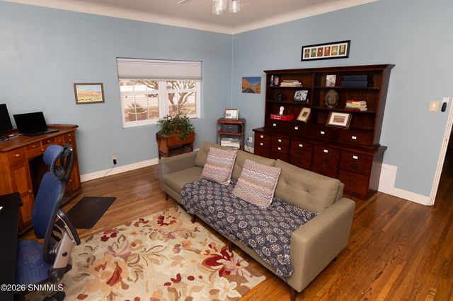 810 N Reymond Street, Las Cruces, NM 88005
