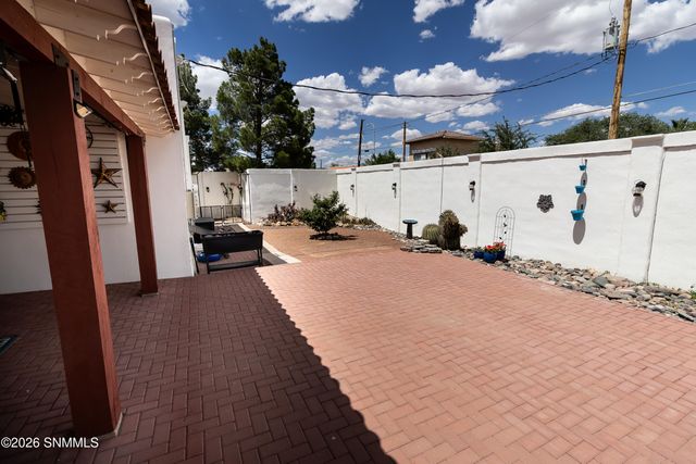810 N Reymond Street, Las Cruces, NM 88005