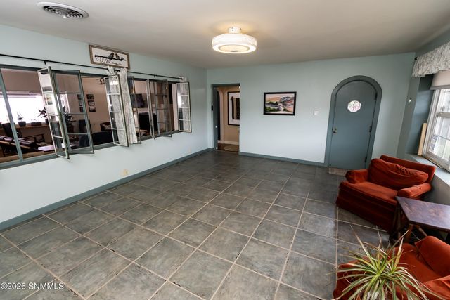 810 N Reymond Street, Las Cruces, NM 88005