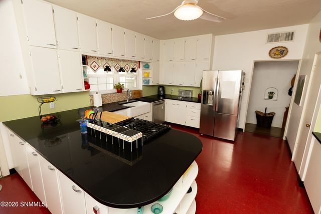 810 N Reymond Street, Las Cruces, NM 88005