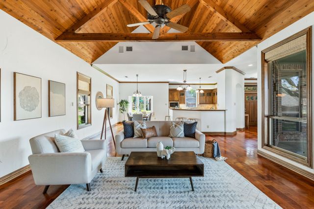 915 Glen Meadow Court, Garland, TX 75044