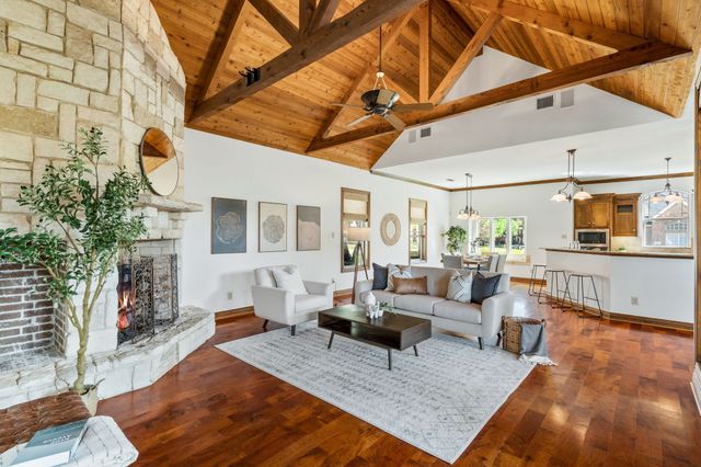 915 Glen Meadow Court, Garland, TX 75044