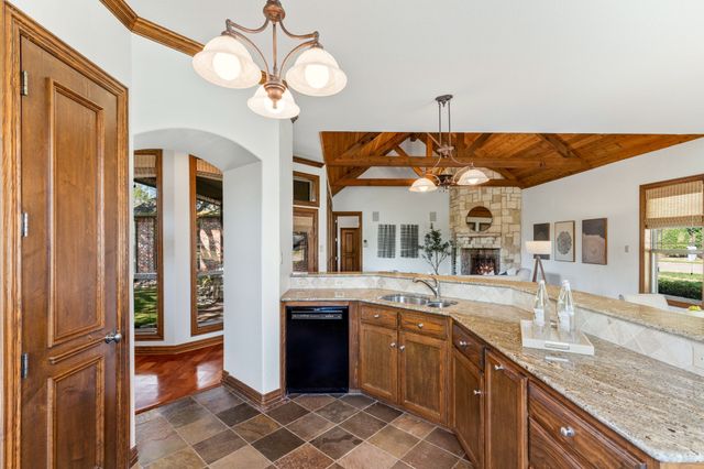 915 Glen Meadow Court, Garland, TX 75044