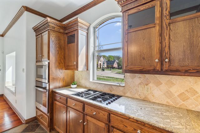 915 Glen Meadow Court, Garland, TX 75044