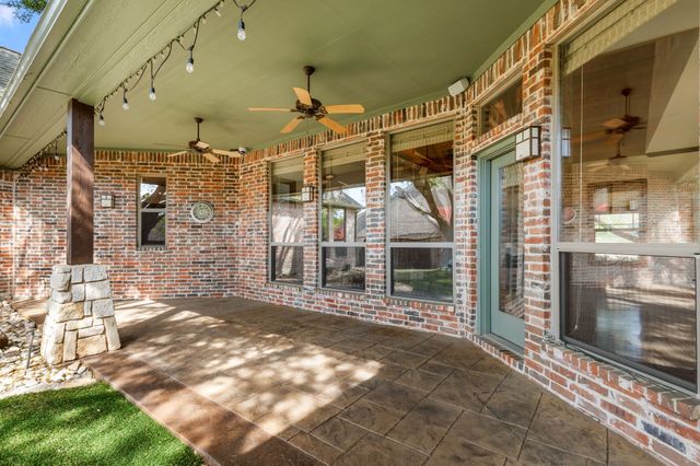 915 Glen Meadow Court, Garland, TX 75044