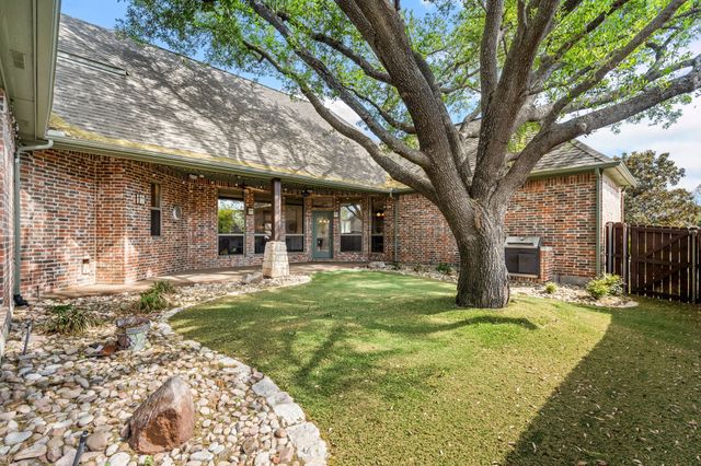 915 Glen Meadow Court, Garland, TX 75044