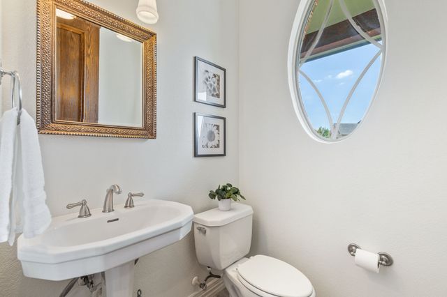 915 Glen Meadow Court, Garland, TX 75044