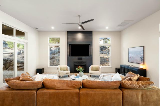 3959 Maresborough Pl, Loomis, CA 95650