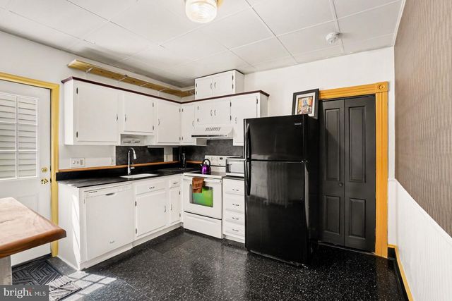 9 N 6TH ST, Pottsville, PA 17901