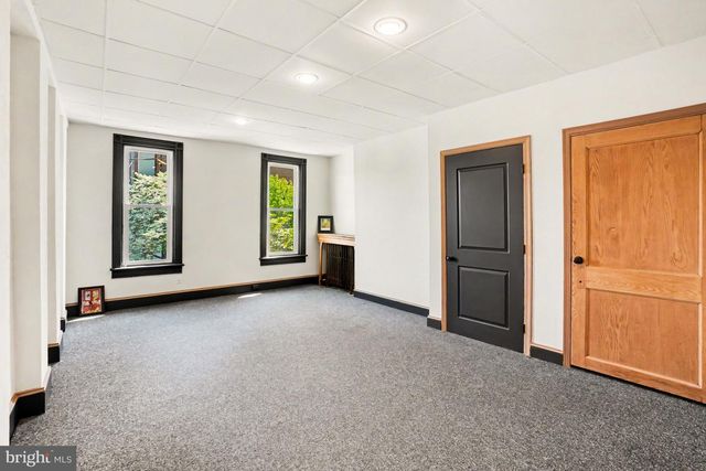 9 N 6TH ST, Pottsville, PA 17901