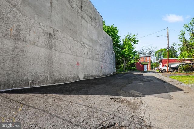 9 N 6TH ST, Pottsville, PA 17901