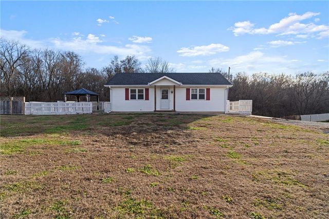 19010 State Route 45 Highway, Weston, MO 64098