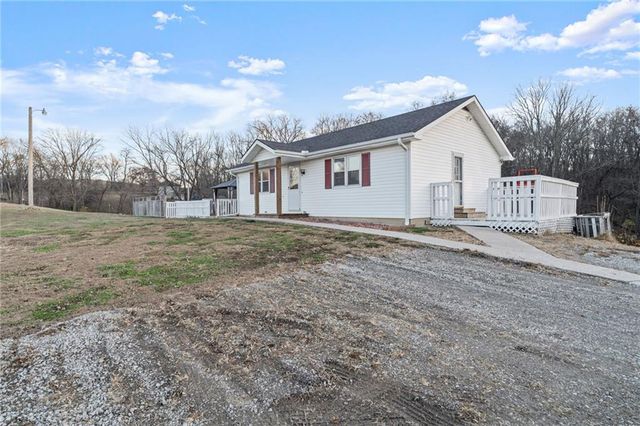 19010 State Route 45 Highway, Weston, MO 64098