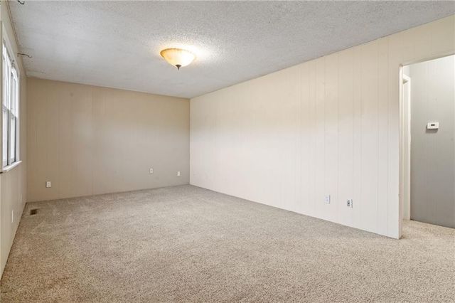 19010 State Route 45 Highway, Weston, MO 64098