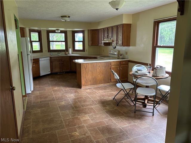 4330 Laubert Road, Atwater, OH 44201