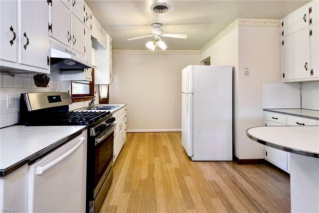 18 Owens RD, Newport News, VA 23602