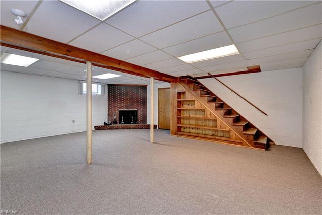 18 Owens RD, Newport News, VA 23602