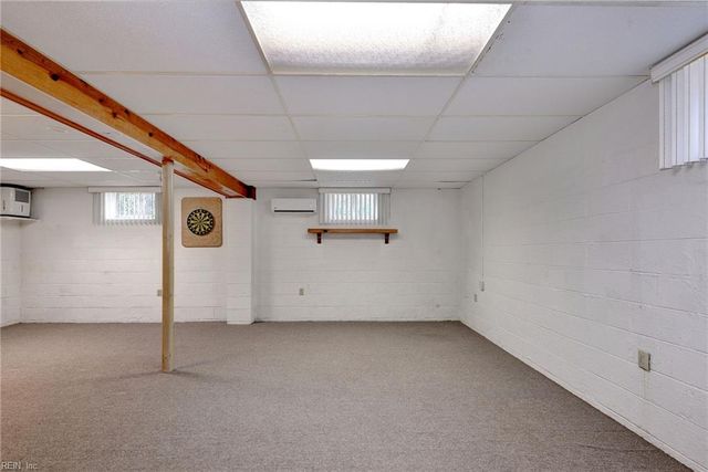 18 Owens RD, Newport News, VA 23602