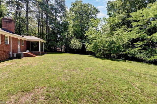 18 Owens RD, Newport News, VA 23602