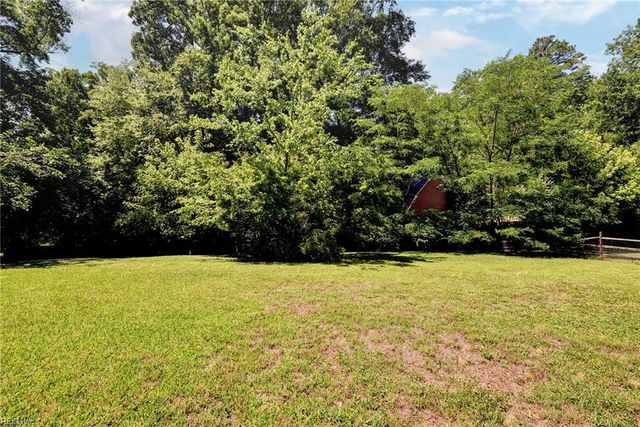 18 Owens RD, Newport News, VA 23602