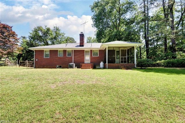 18 Owens RD, Newport News, VA 23602