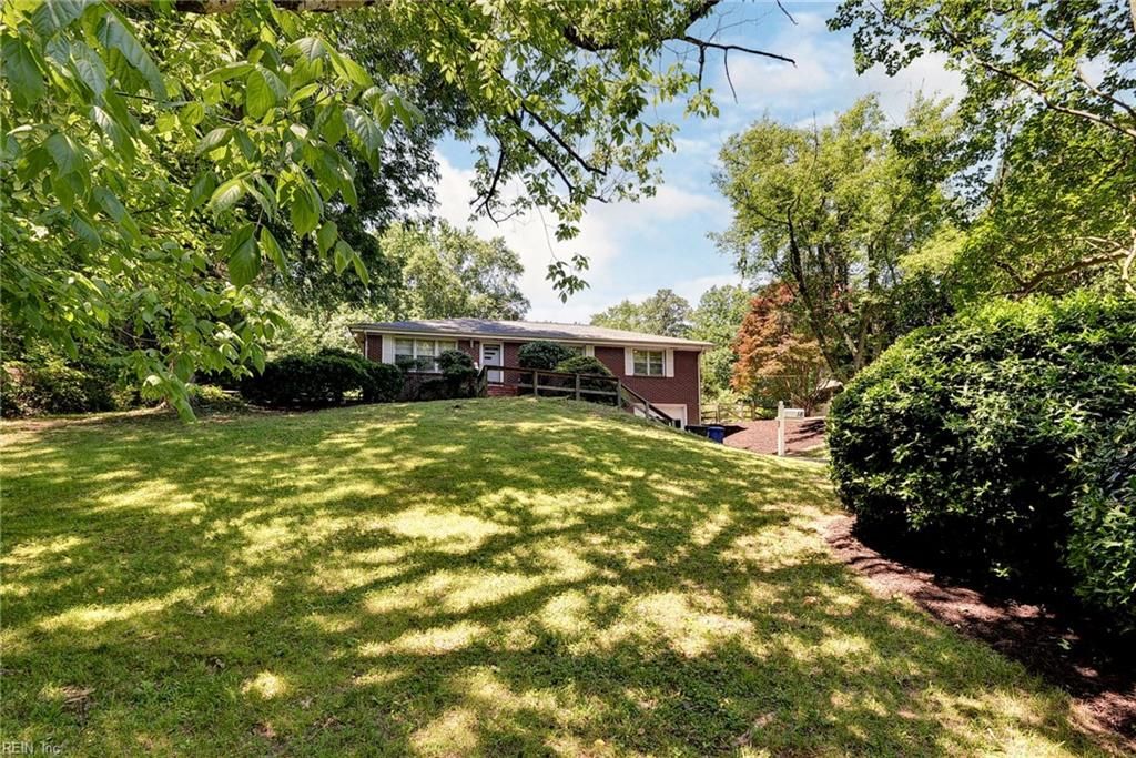 18 Owens RD, Newport News, VA 23602