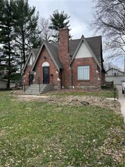 9621 E 33rd Street S, Independence, MO 64052