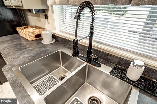 64 RIDGEWOOD MNR, Manheim, PA 17545