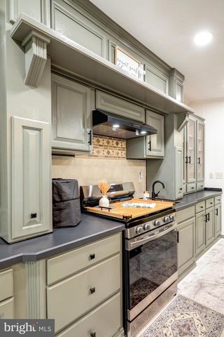 64 RIDGEWOOD MNR, Manheim, PA 17545