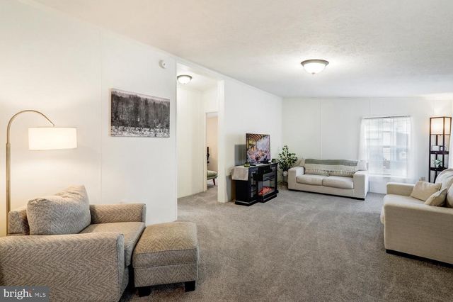 64 RIDGEWOOD MNR, Manheim, PA 17545