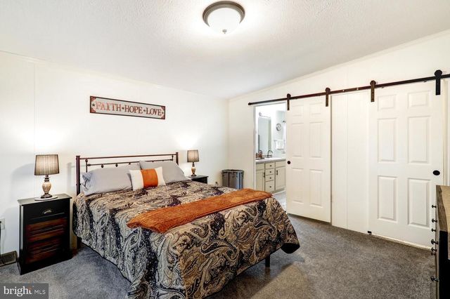 64 RIDGEWOOD MNR, Manheim, PA 17545