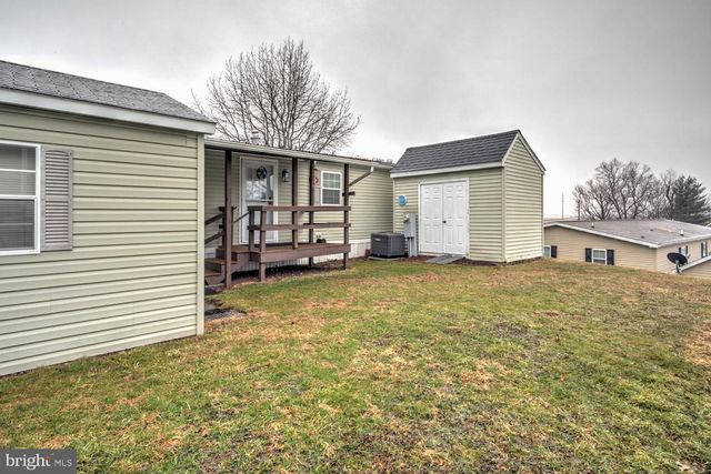 64 RIDGEWOOD MNR, Manheim, PA 17545