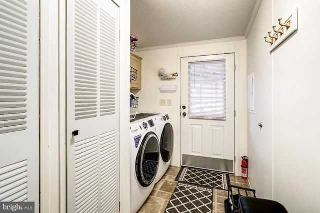 64 RIDGEWOOD MNR, Manheim, PA 17545