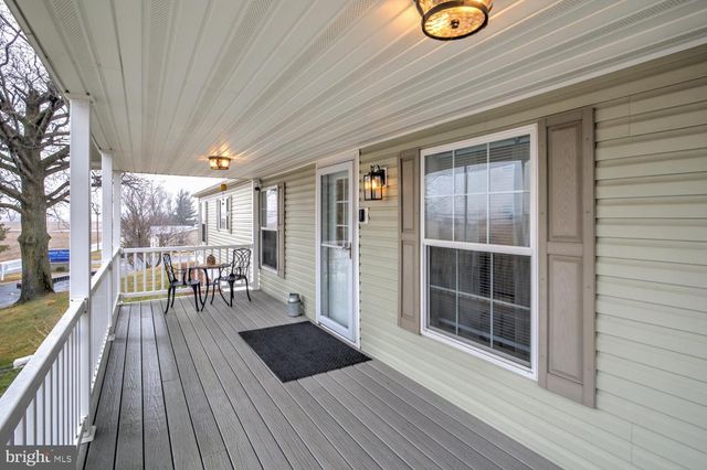 64 RIDGEWOOD MNR, Manheim, PA 17545