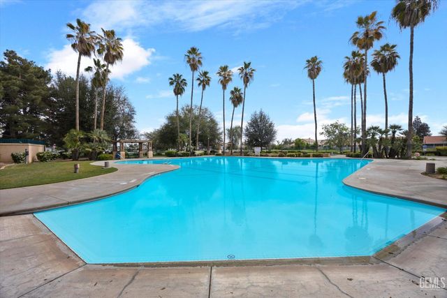 8502 Sun Harbor Drive, Bakersfield, CA 93312