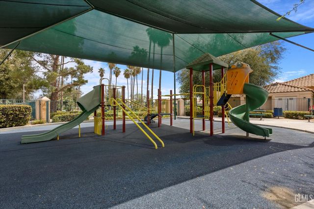 8502 Sun Harbor Drive, Bakersfield, CA 93312