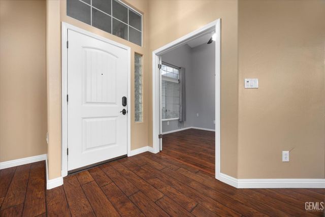 8502 Sun Harbor Drive, Bakersfield, CA 93312