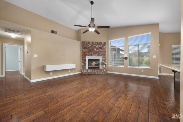 8502 Sun Harbor Drive, Bakersfield, CA 93312