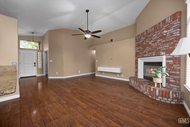 8502 Sun Harbor Drive, Bakersfield, CA 93312