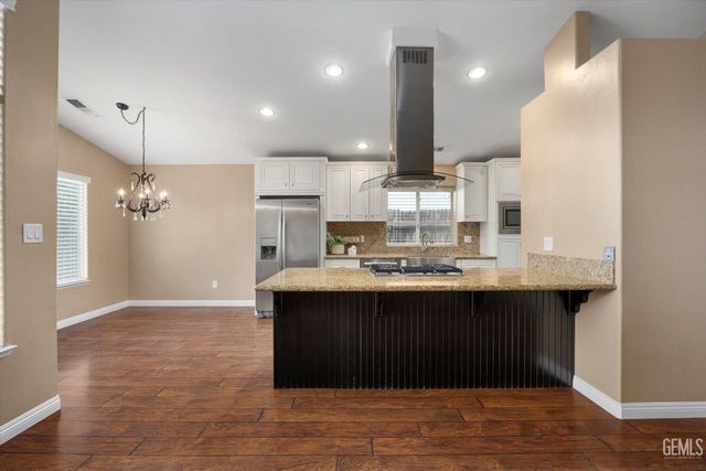 8502 Sun Harbor Drive, Bakersfield, CA 93312