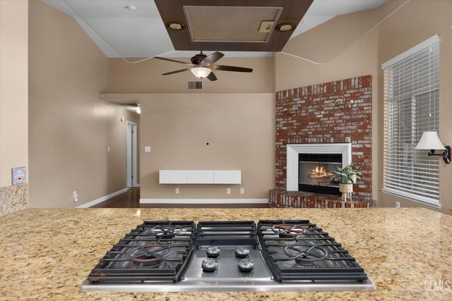 8502 Sun Harbor Drive, Bakersfield, CA 93312