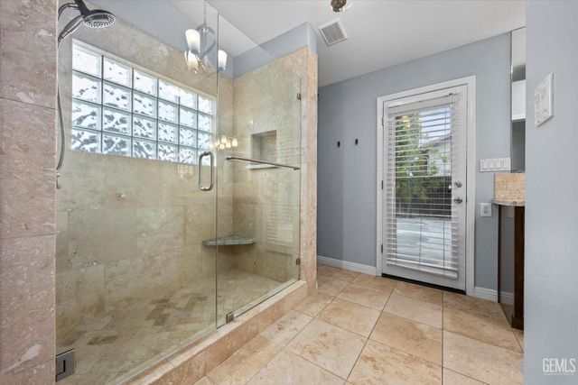 8502 Sun Harbor Drive, Bakersfield, CA 93312