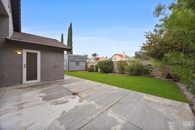 8502 Sun Harbor Drive, Bakersfield, CA 93312