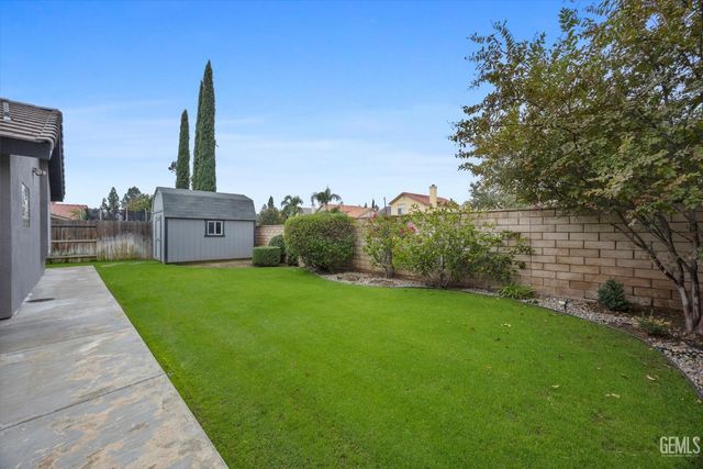 8502 Sun Harbor Drive, Bakersfield, CA 93312