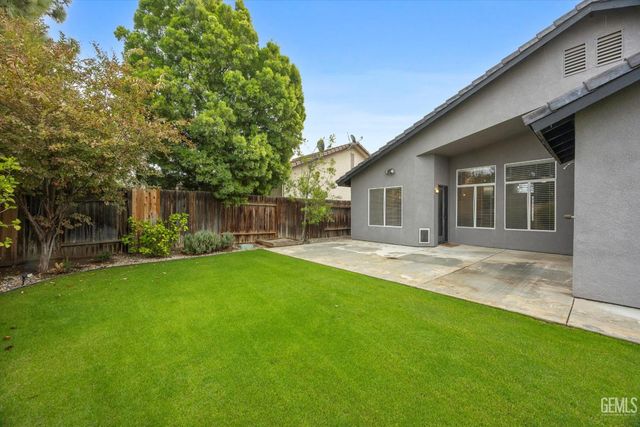 8502 Sun Harbor Drive, Bakersfield, CA 93312