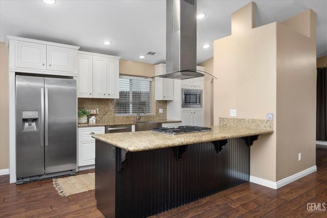 8502 Sun Harbor Drive, Bakersfield, CA 93312