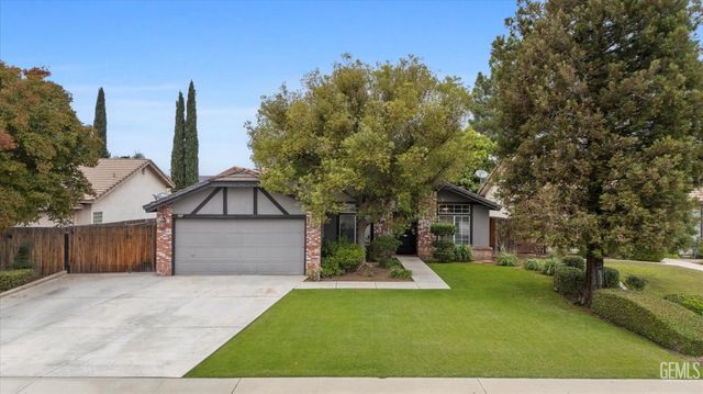 8502 Sun Harbor Drive, Bakersfield, CA 93312