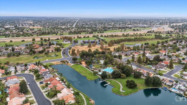 8502 Sun Harbor Drive, Bakersfield, CA 93312