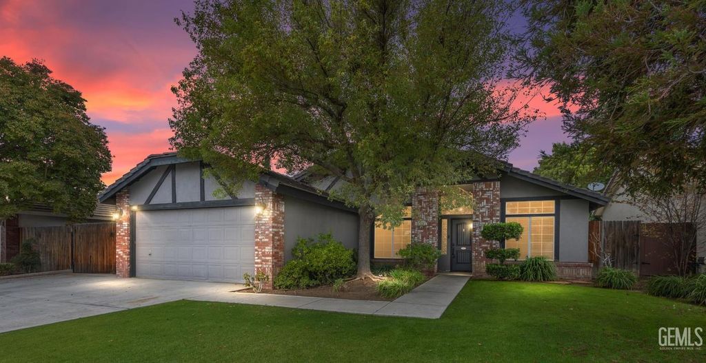 8502 Sun Harbor Drive, Bakersfield, CA 93312